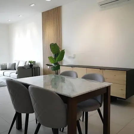Elegant Armadale Homestay With Pool At Galacity Kuching Exterior photo