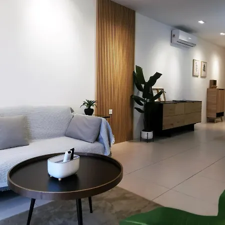 Elegant Armadale Homestay With Pool At Galacity Kuching Exterior photo