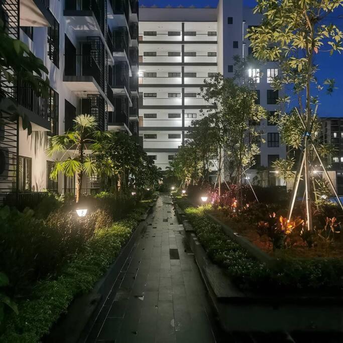 Elegant Armadale With Pool At Galacity *