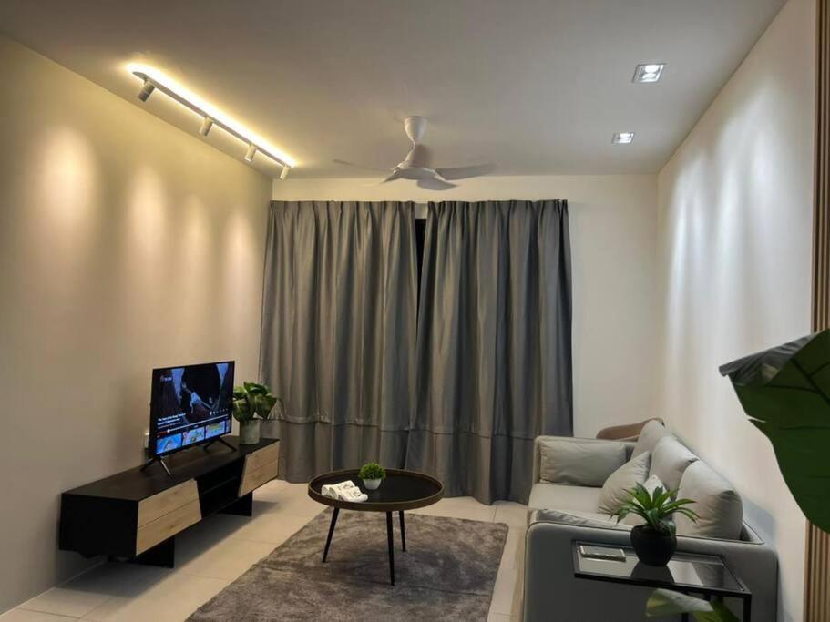 Elegant Armadale With Pool At Galacity *