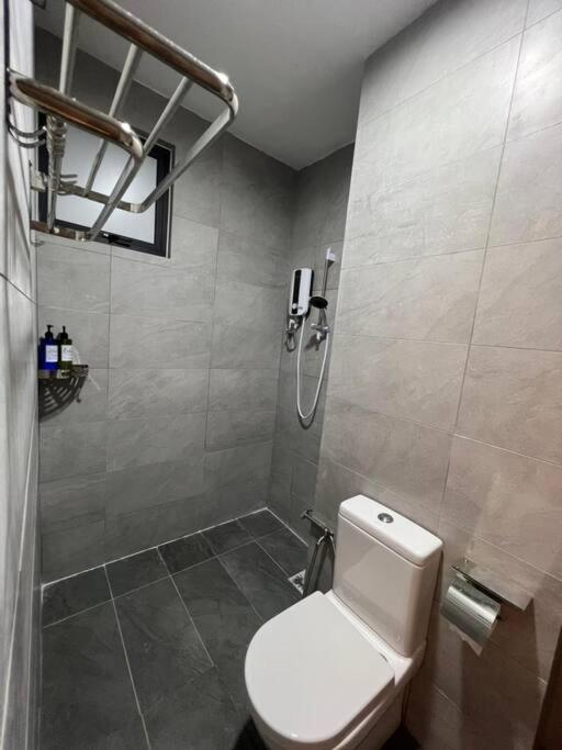 Elegant Armadale With Pool At Galacity Apartment *