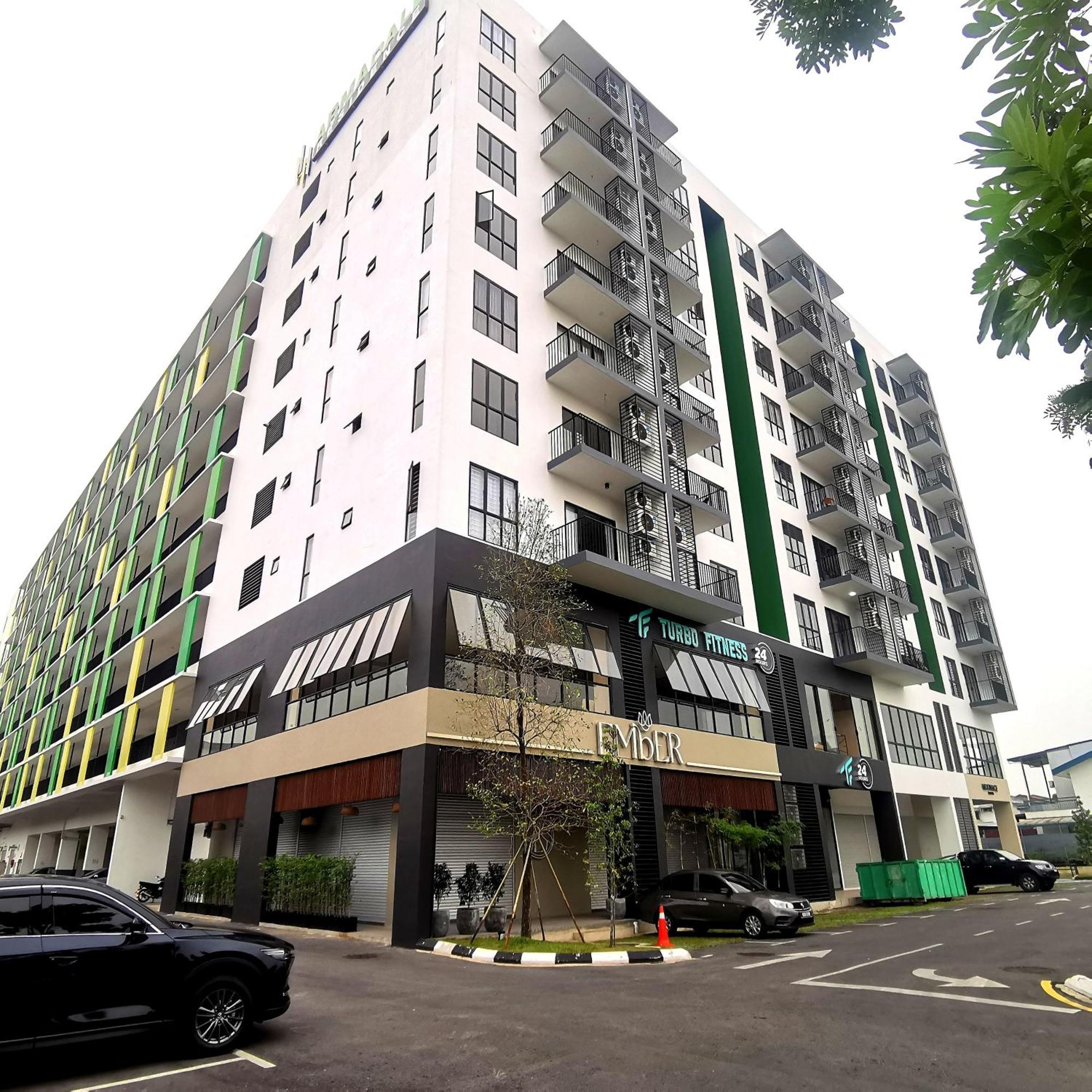 Elegant Armadale With Pool At Galacity Apartment